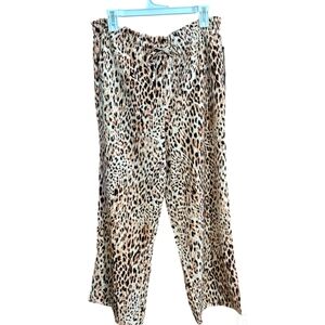 One by Chapter One Wide Leg Crop pants Animal print Size M